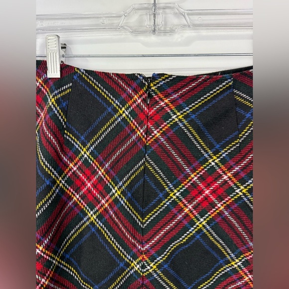 Old Navy Plaid Maternity skirt. Size XS - Picture 3 of 6